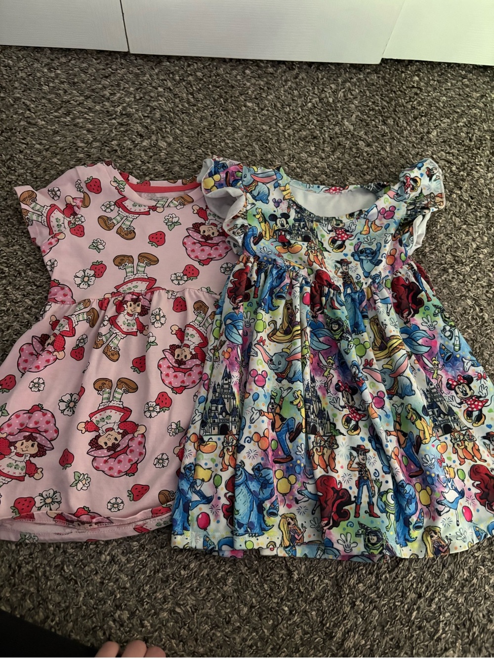 GUC girls strawberry shortcake and Disney 3T dress bundle